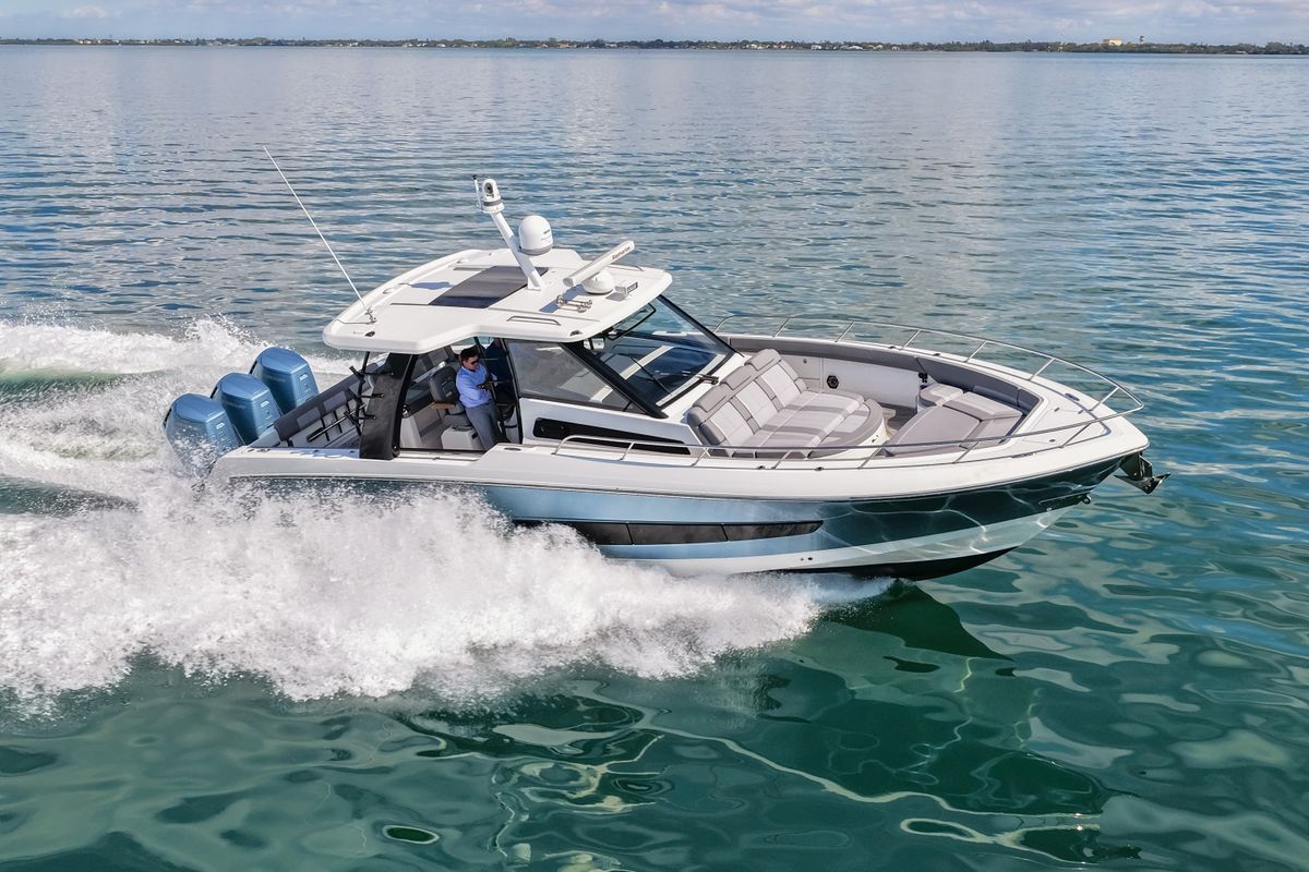2023 Boston Whaler 42 
