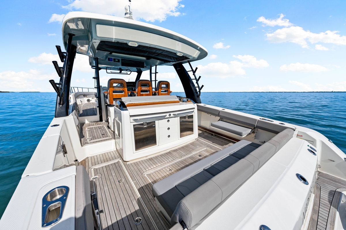 2023 Boston Whaler 42 