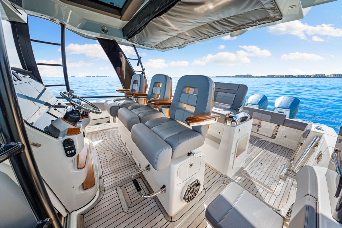 2023 Boston Whaler 42 