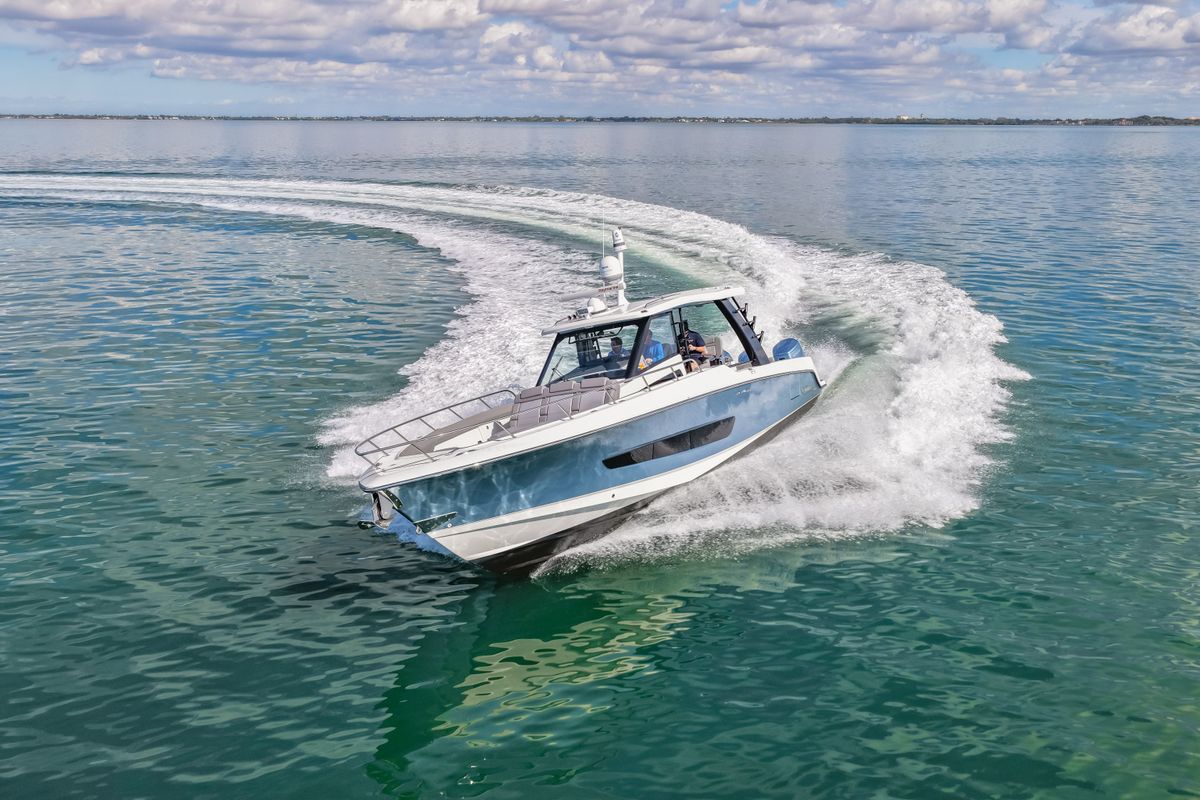 2023 Boston Whaler 42 