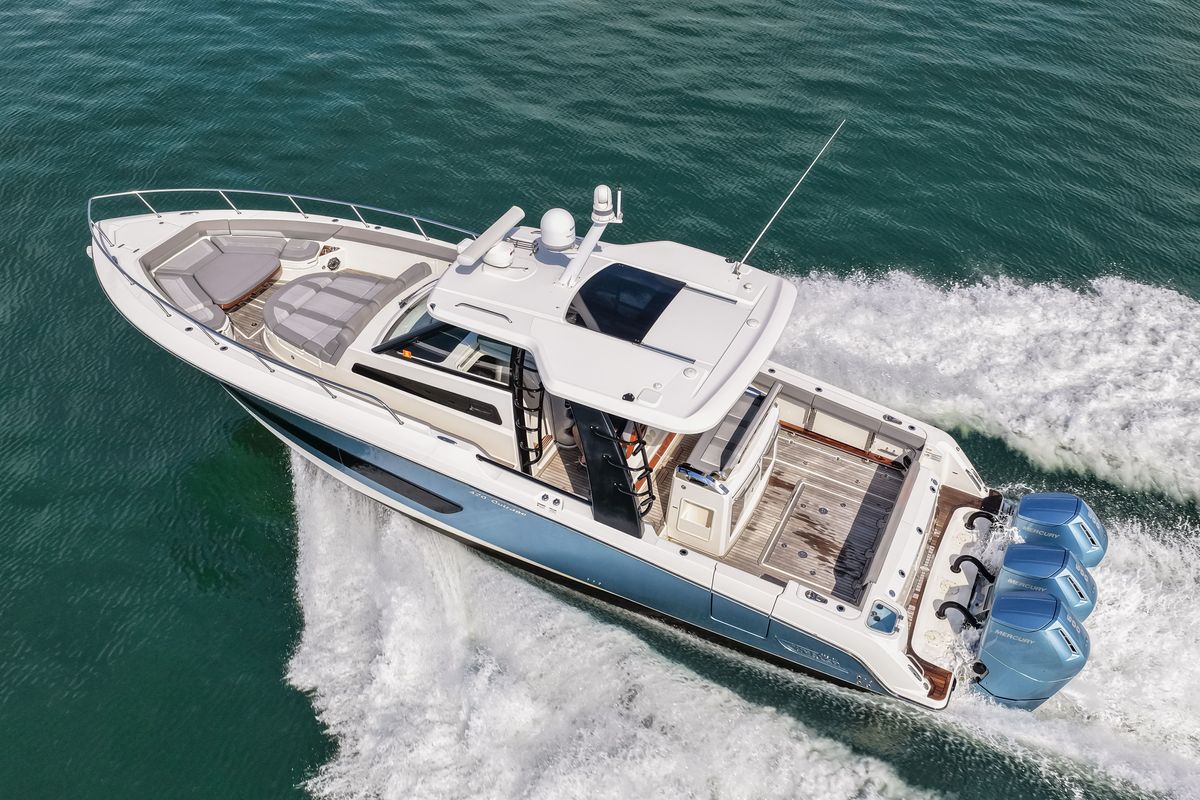 2023 Boston Whaler 42 