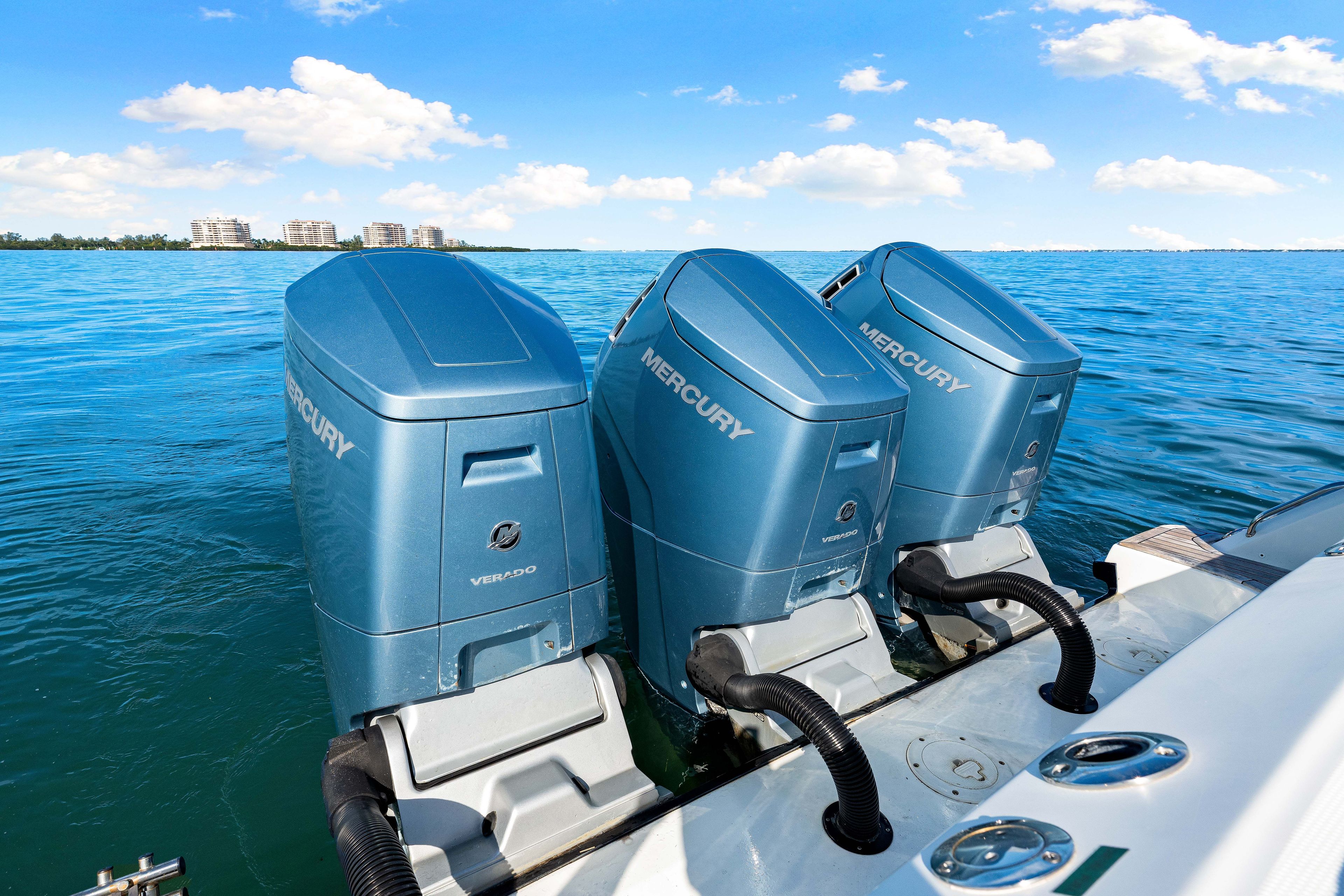 2023 Boston Whaler 42 