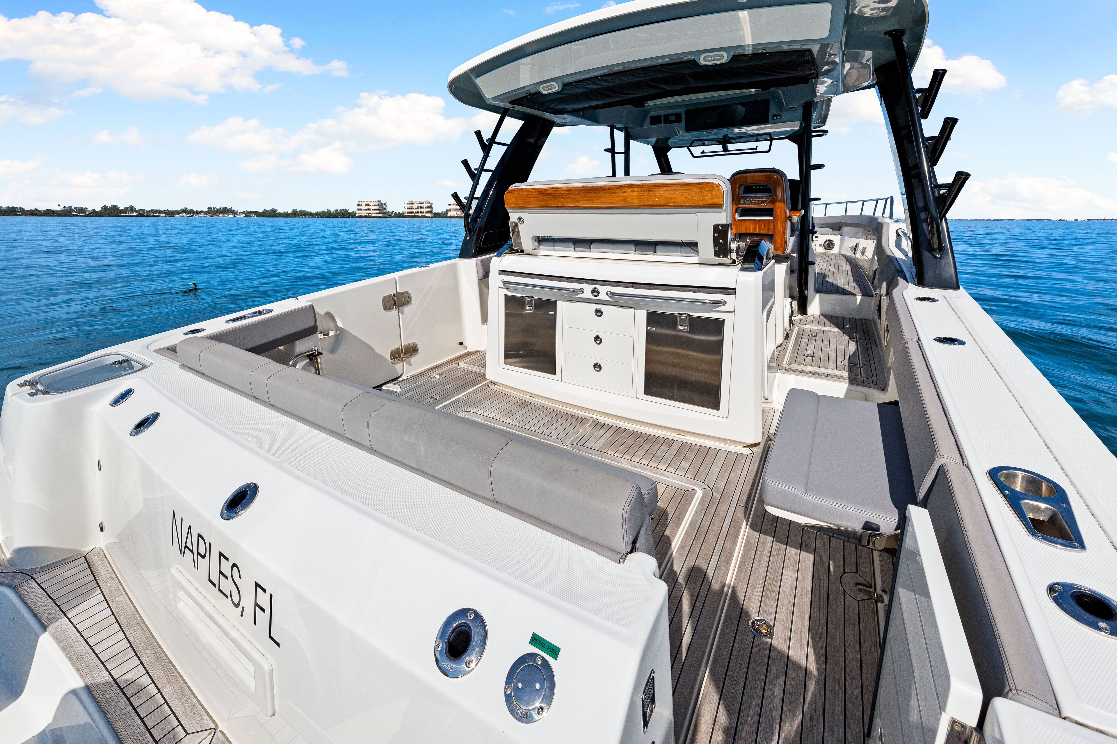 2023 Boston Whaler 42 