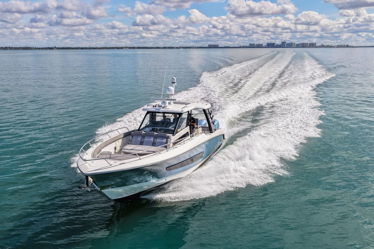2023 Boston Whaler 42 