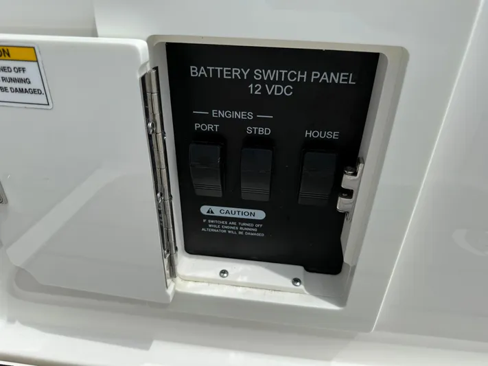 Pura Vida Yacht Photos Pics 