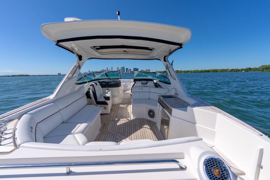 2015 Sea Ray 350 SLX