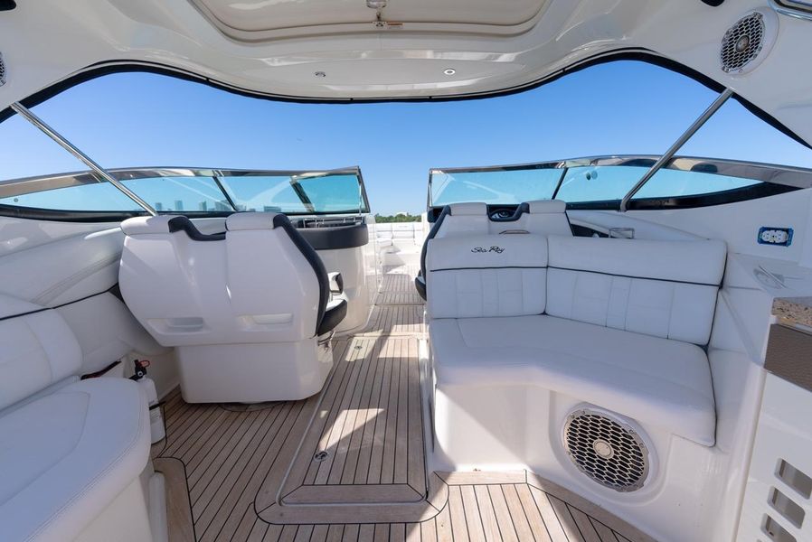 2015 Sea Ray 350 SLX