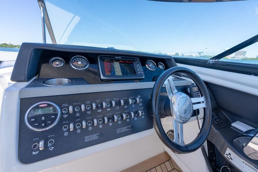 2015 Sea Ray 350 SLX