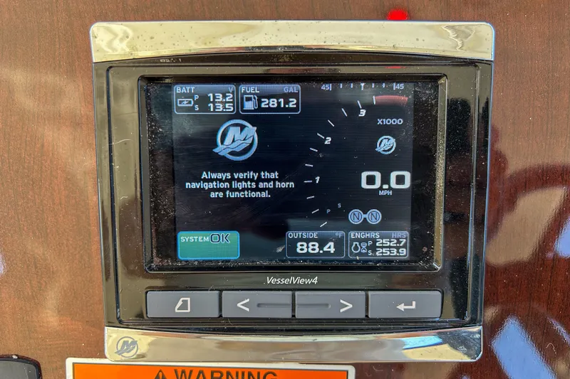  Yacht Photos Pics Display panel of a 2015 Meridian 441 Sedan showing system status and navigation alerts.