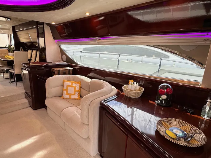 Ferretti 720 Fly Yacht Photos Pics 