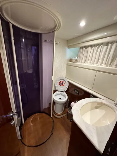 Ferretti 720 Fly Yacht Photos Pics 