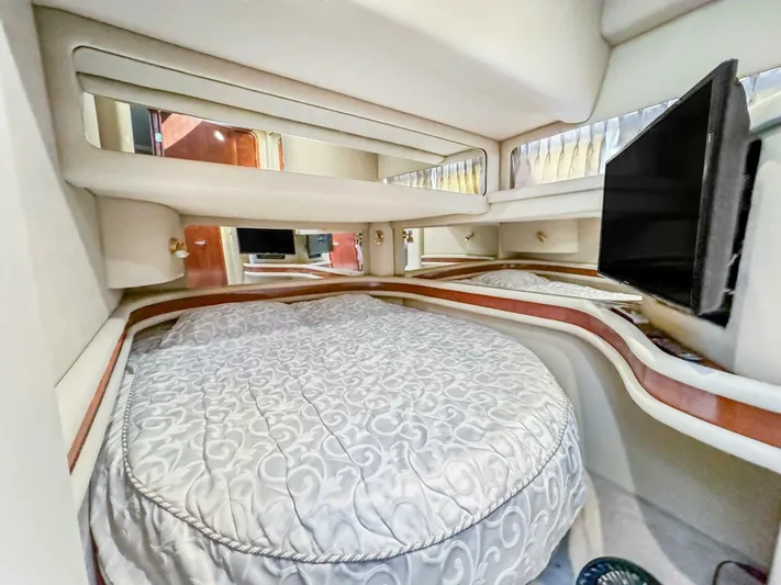 Island Seeker Yacht Photos Pics 2003 Sea Ray 48 Sedan Bridge - Image 9