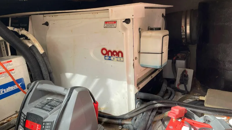 Island Seeker Yacht Photos Pics 2003 Sea Ray 48 Sedan Bridge - Image 28