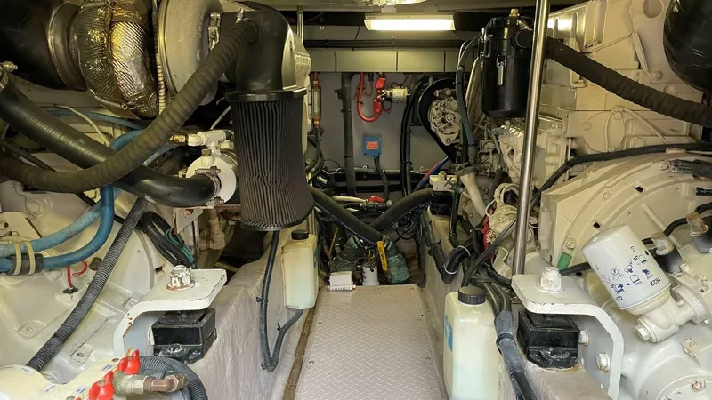 Island Seeker Yacht Photos Pics 2003 Sea Ray 48 Sedan Bridge - Image 29