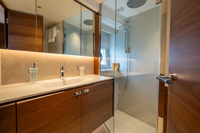 Iseablu Yacht Photos Pics 