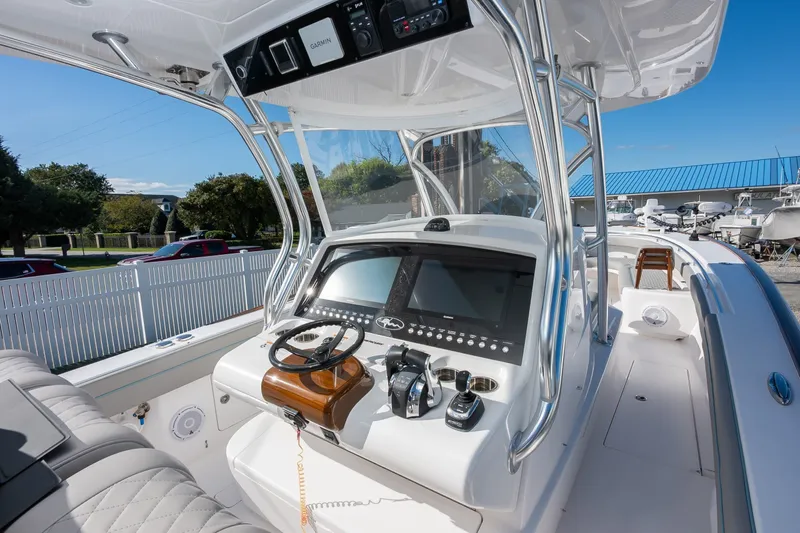 Gypsum Road Yacht Photos Pics Console and Electronics