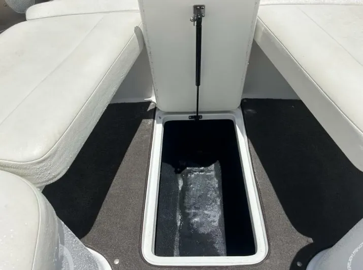  Yacht Photos Pics 2007 Cobalt 272 - Image 35