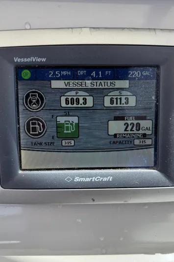 Fortunate Son Yacht Photos Pics Display screen of 2013 Boston Whaler 315 Conquest showing vessel status and fuel levels.
