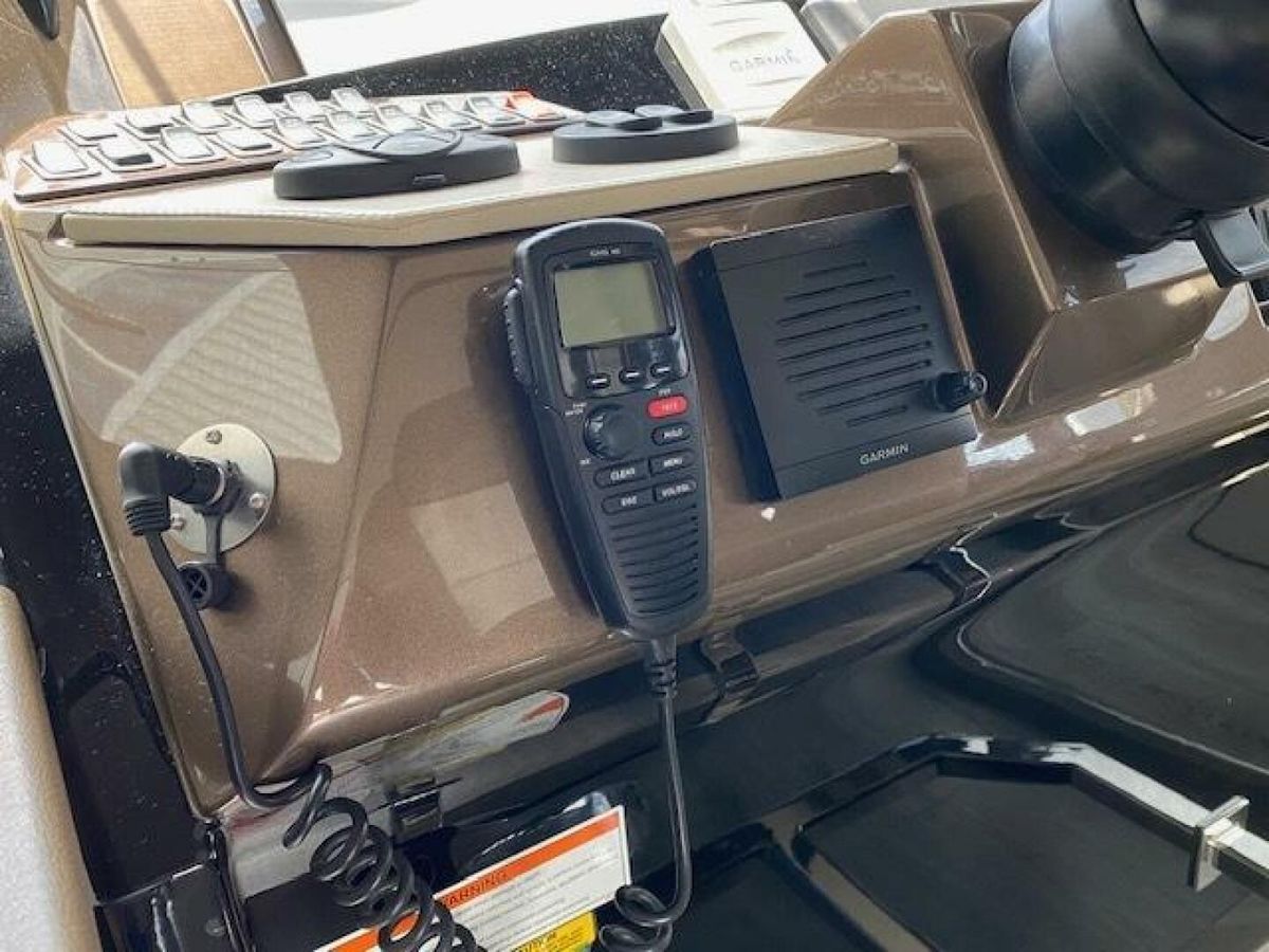 2014 Marquis 63 