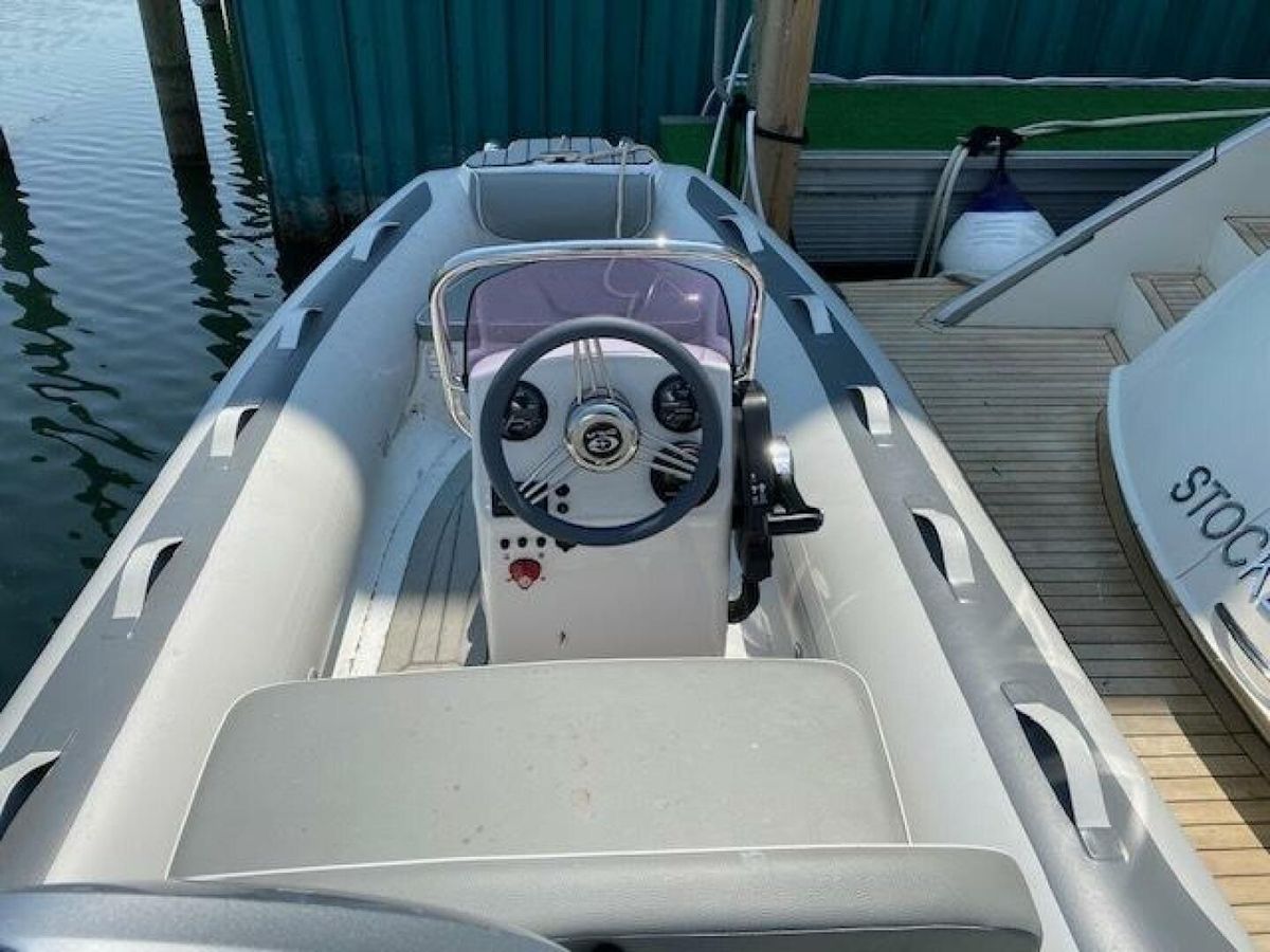 2014 Marquis 63 