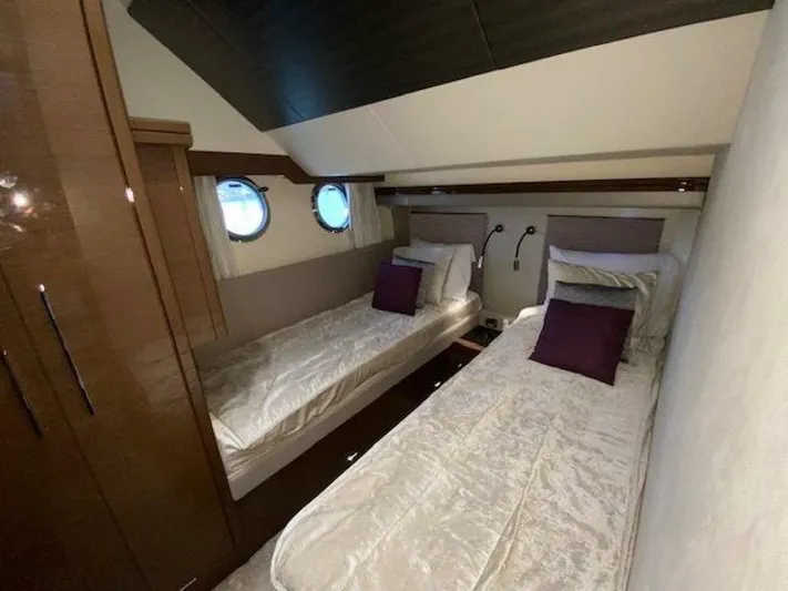 7th Heaven Yacht Photos Pics 2014 Marquis 63 Sport Yacht - Image 42