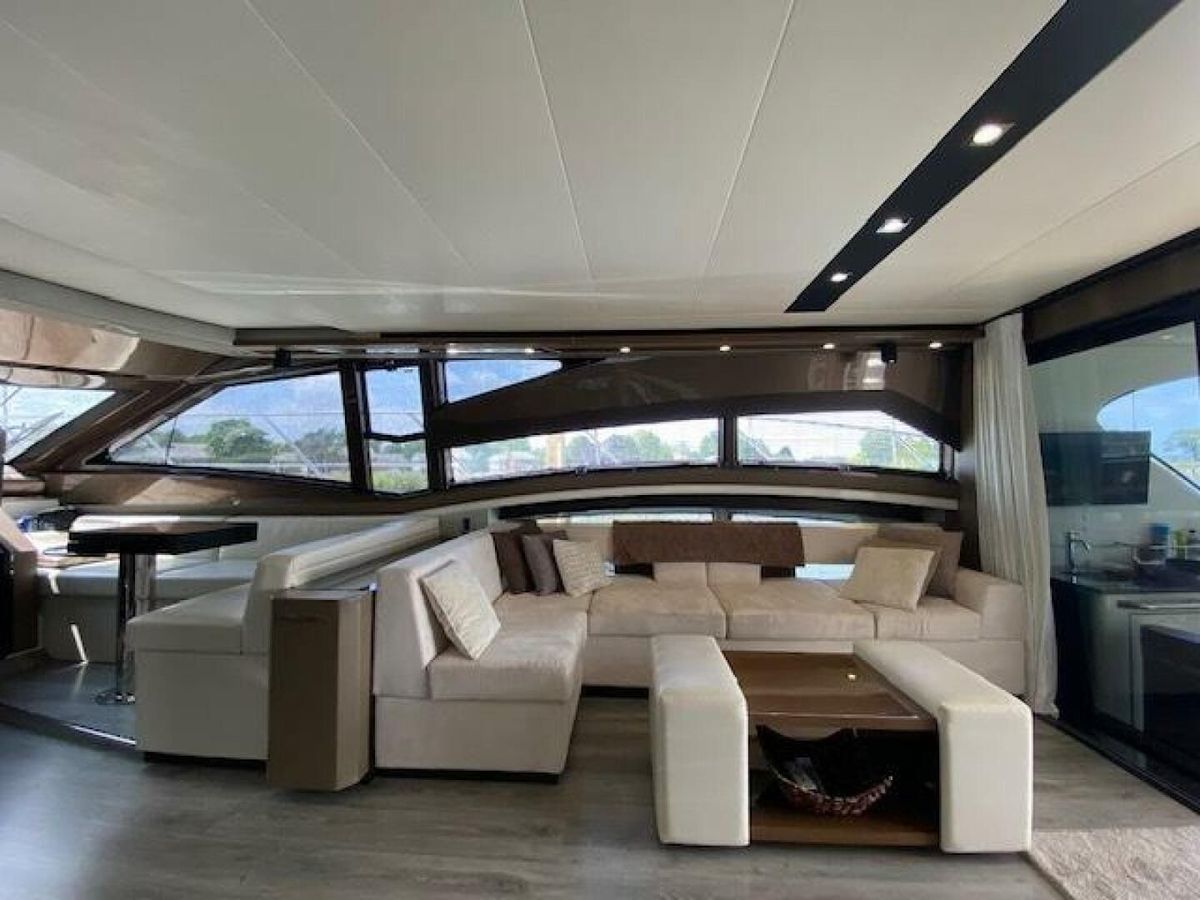 2014 Marquis 63 