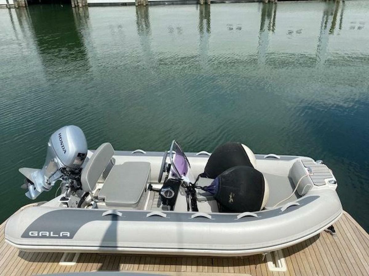 2014 Marquis 63 