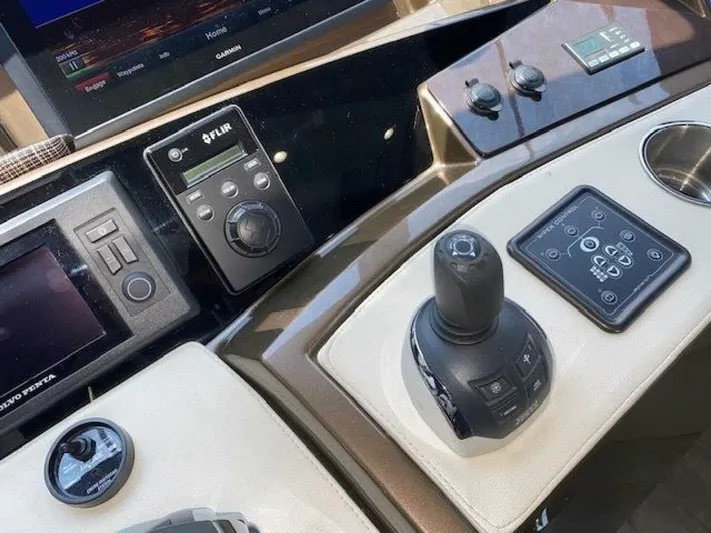 7th Heaven Yacht Photos Pics 2014 Marquis 63 Sport Yacht - Image 47