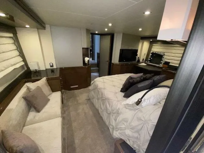 7th Heaven Yacht Photos Pics 2014 Marquis 63 Sport Yacht - Image 36