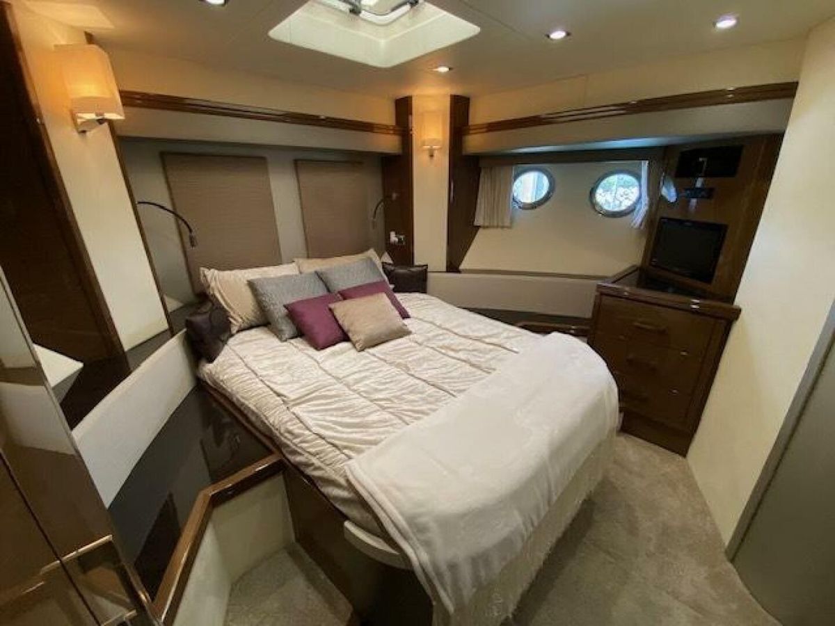 2014 Marquis 63 