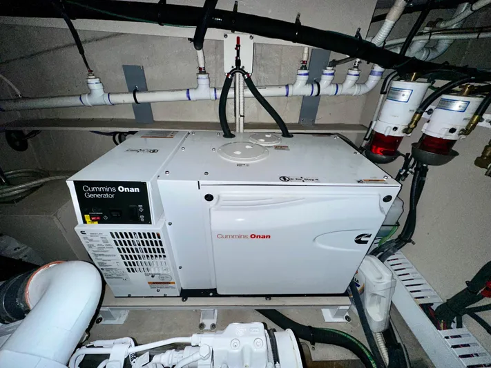 Perridice Yacht Photos Pics Cummins Onan generator in 2017 Sea Ray Sundancer 510 engine room.