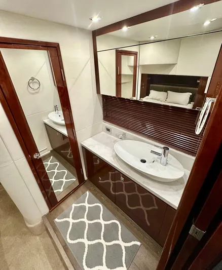 Perridice Yacht Photos Pics Luxurious bathroom in 2017 Sea Ray Sundancer 510 yacht with modern fixtures and elegant design.