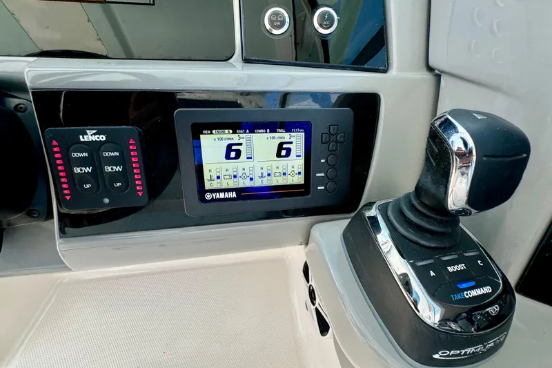 Yacht Photos Pics Control panel of 2019 Robalo R317 Dual Console with Yamaha display and throttle.