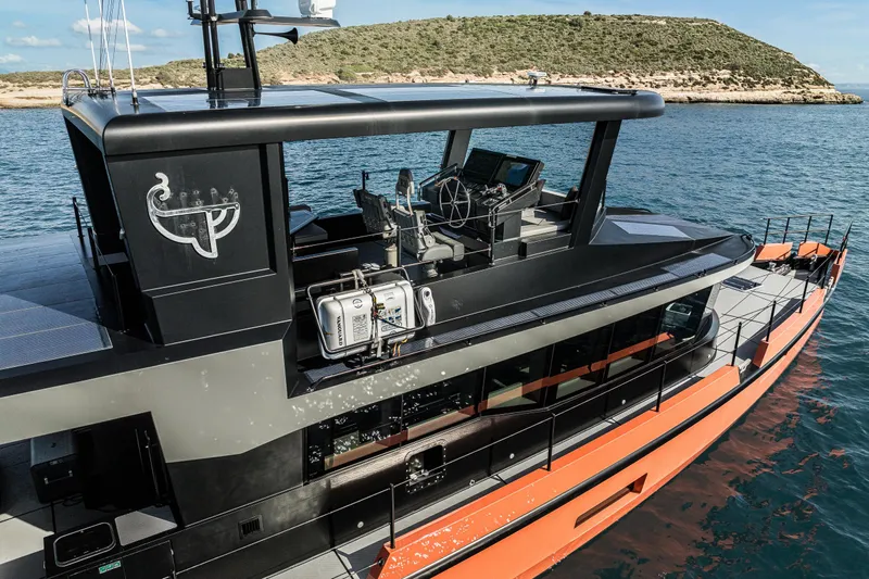 Vanguard Yacht Photos Pics 