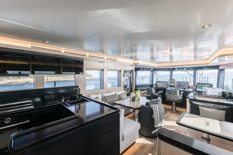 Vanguard Yacht Photos Pics 