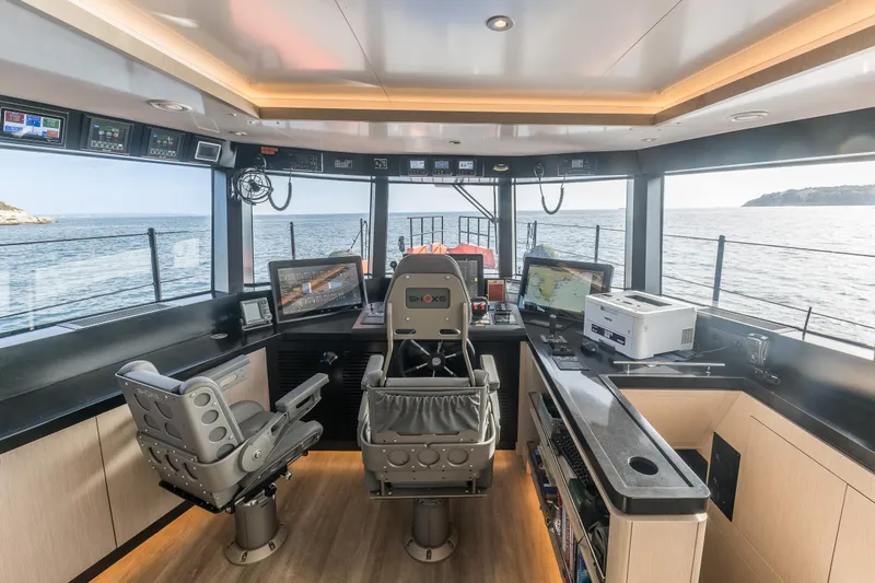 Vanguard Yacht Photos Pics 