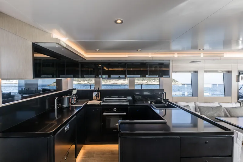 Vanguard Yacht Photos Pics 