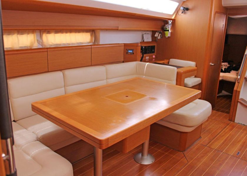 2013 Jeanneau 53