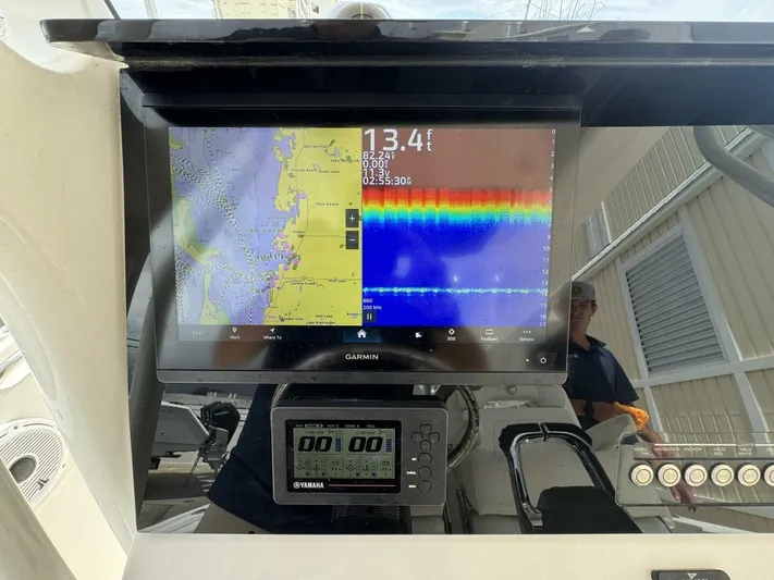 Last Cast Yacht Photos Pics 2017 Edgewater 262cc - Image 17