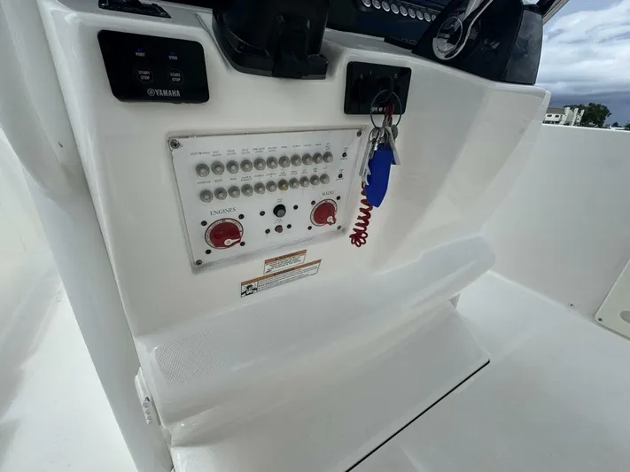 Last Cast Yacht Photos Pics 2017 Edgewater 262cc - Image 14