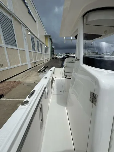 Last Cast Yacht Photos Pics 2017 Edgewater 262cc - Image 26