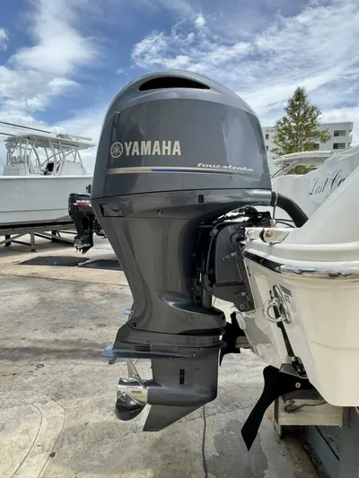 Last Cast Yacht Photos Pics 2017 Edgewater 262cc - Image 10