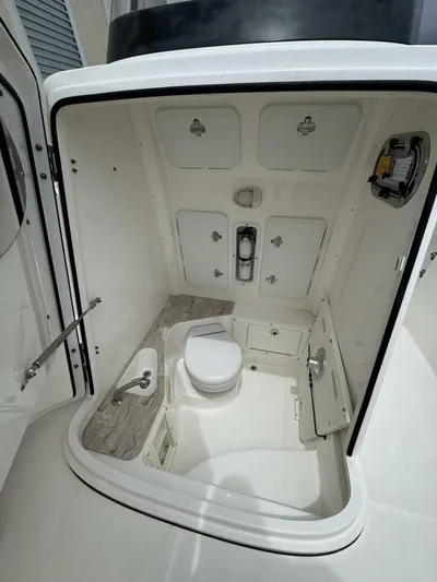 Last Cast Yacht Photos Pics 2017 Edgewater 262cc - Image 23