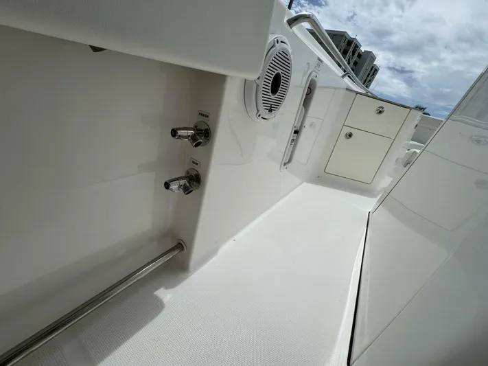 Last Cast Yacht Photos Pics 2017 Edgewater 262cc - Image 31