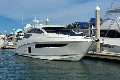 Sea Ray L 590