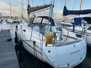 2011 Bavaria 32