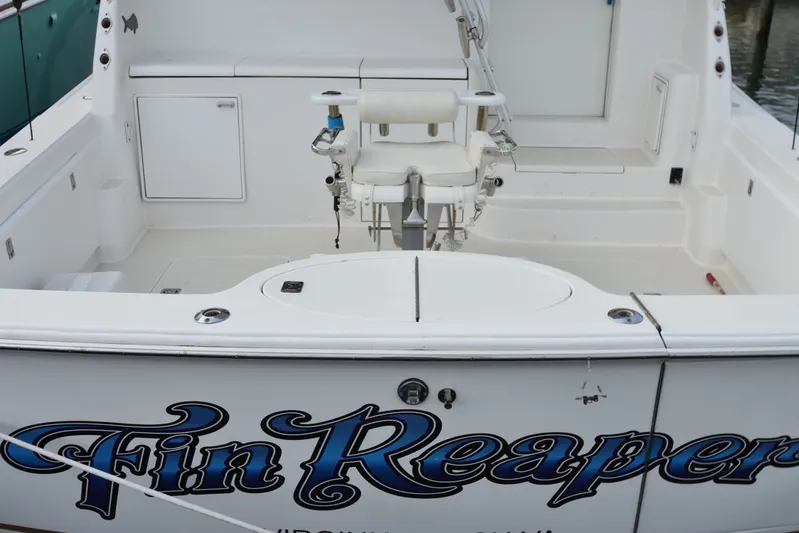 Series 60 Engines Yacht Photos Pics Rear view of Ocean 46 Super Sport yacht, 2006 model.