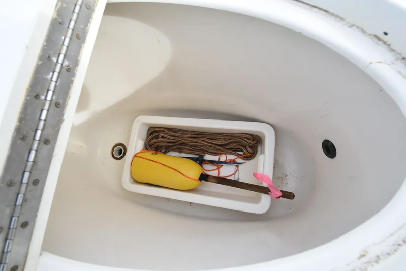 Series 60 Engines Yacht Photos Pics Boat storage with rope and float, Ocean 46 Super Sport 2006.