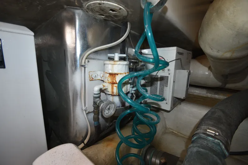 Series 60 Engines Yacht Photos Pics Engine room of a 2006 Ocean 46 Super Sport yacht.