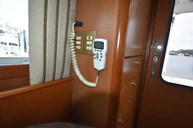 Series 60 Engines Yacht Photos Pics Interior of 2006 Ocean 46 Super Sport yacht.